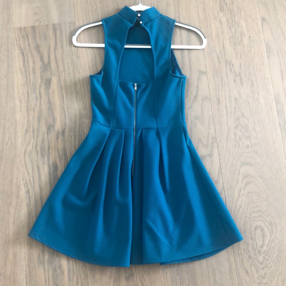 Dress - Picture 2 of 2